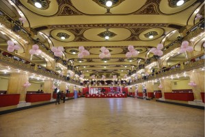 Lucerna na růžovo